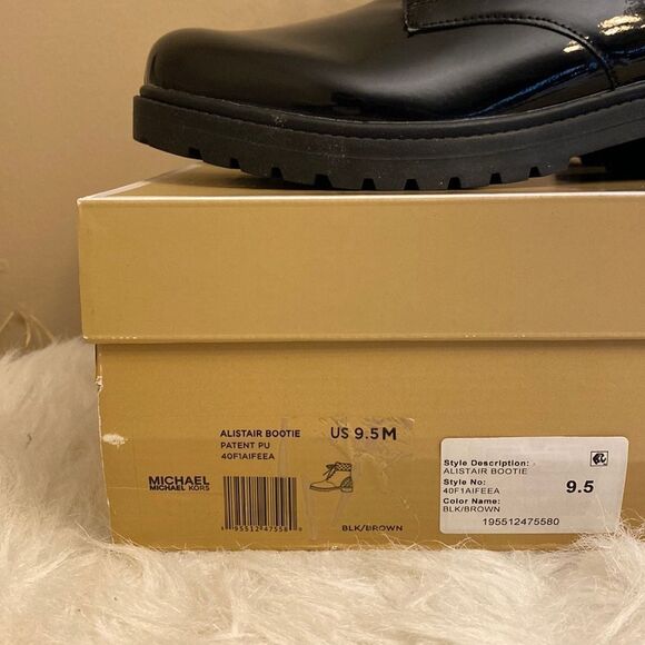 NIB Michael Kors Alistair Lace-Up Lug Sole Combat Booties 💕 - Size 9.5 - Picture 14 of 14